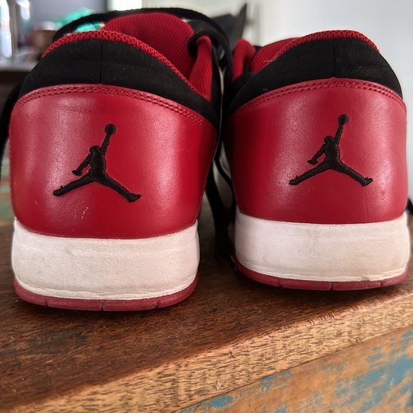 Low varsity vintage Jordan’s - Picture 3 of 7